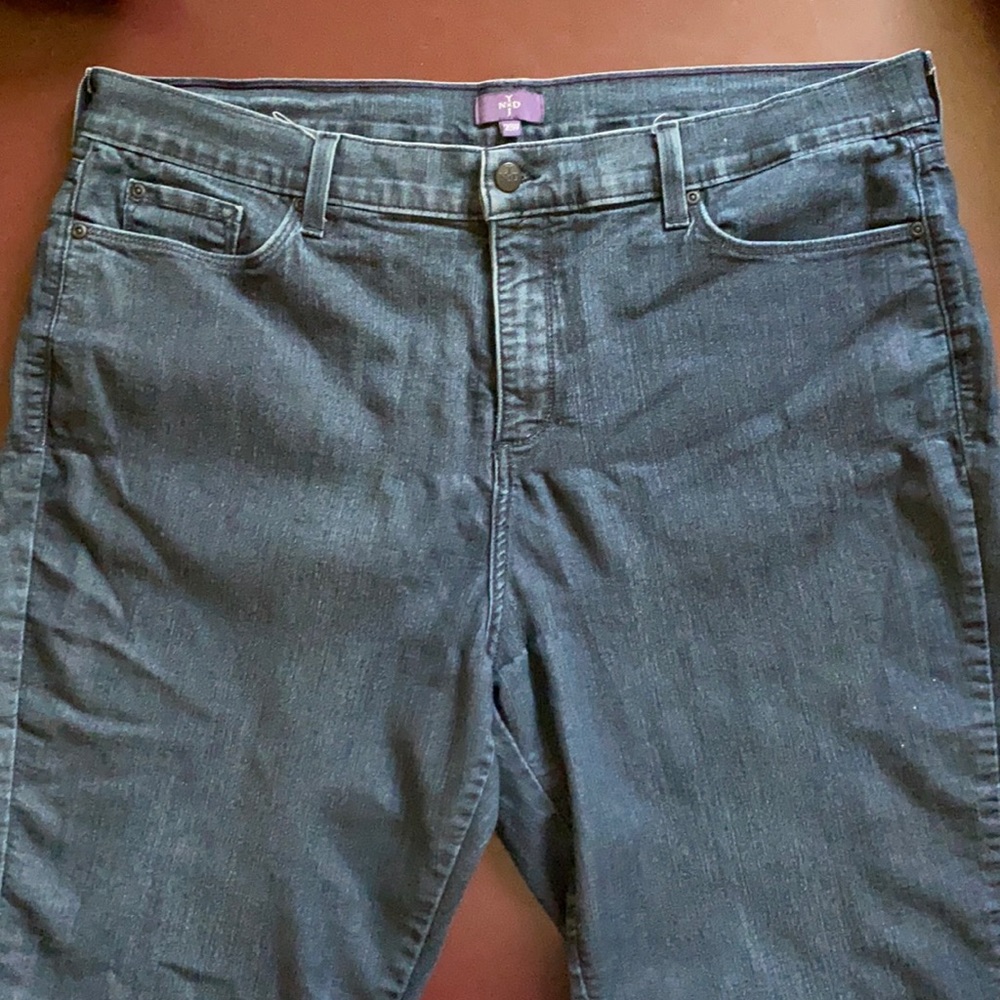 NYDJ Crop Short size 20